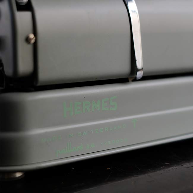 HERMES 3000 typewriter ink ribbon replaced