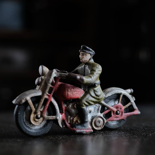 HUBLEY 鋳物のフィギュア