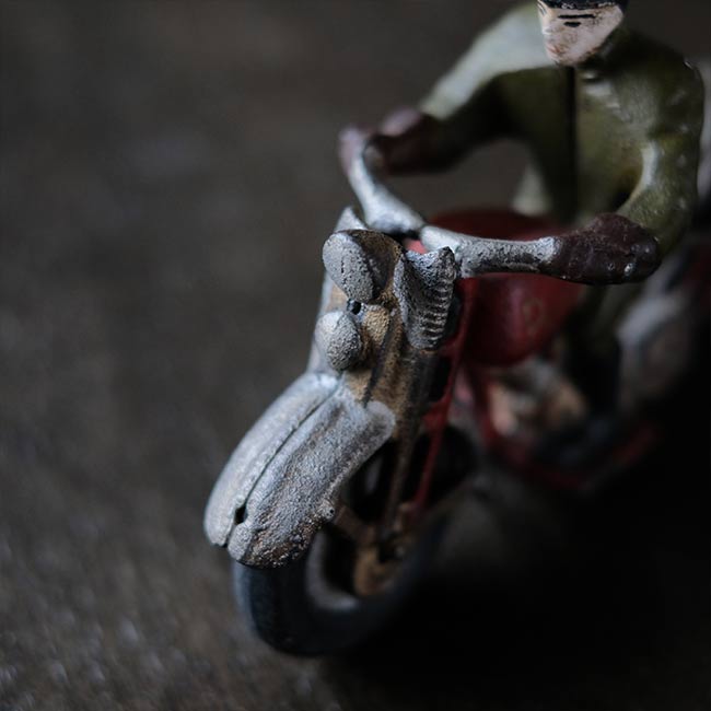 HUBLEY 鋳物のフィギュア