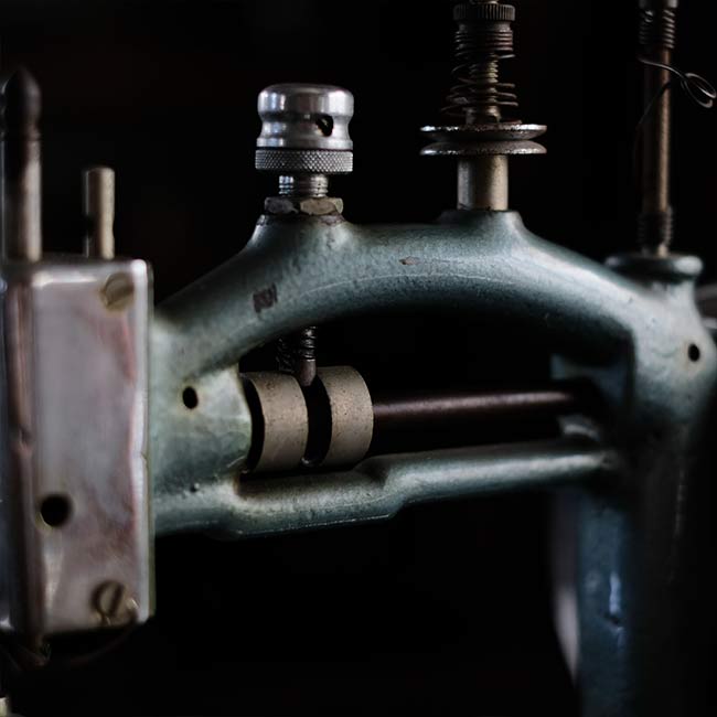 Iizuka Manufacturing LINKING MACHINE