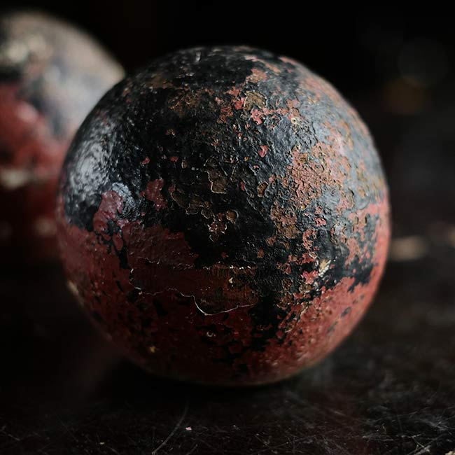 鉄球のブックエンド