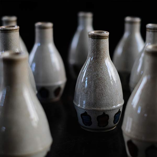 Sake bottle (sold individually)