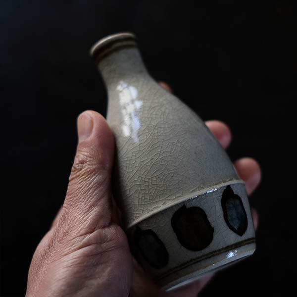 Sake bottle (sold individually)