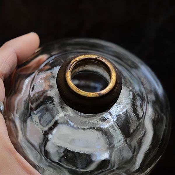 Hanging oil lantern