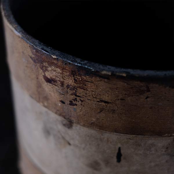 lacquer bucket