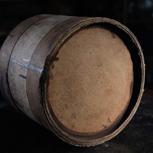 lacquer bucket