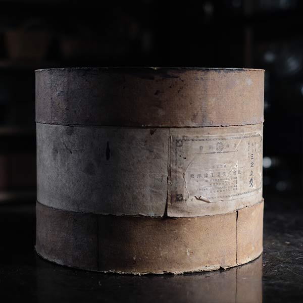 lacquer bucket