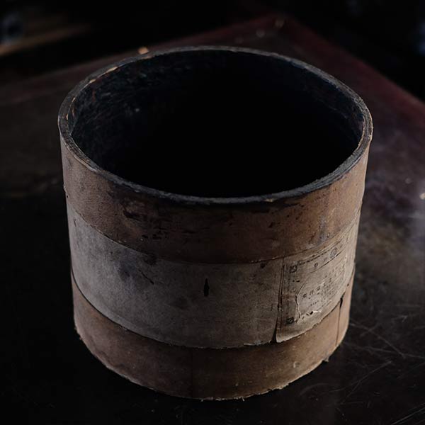 lacquer bucket