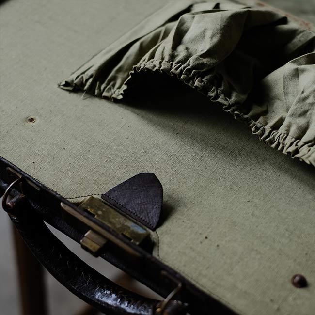 Leather travel bag