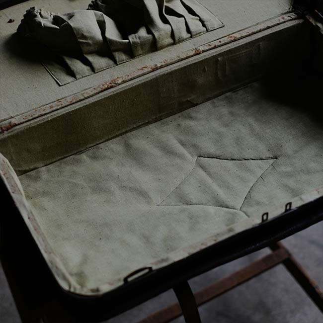 Leather travel bag