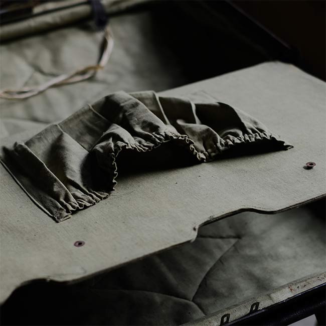 Leather travel bag