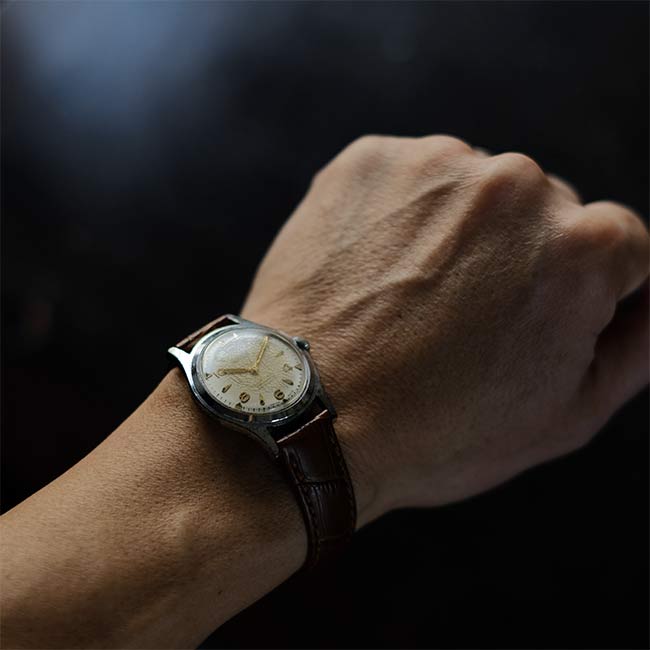 Llomer manual winding watch