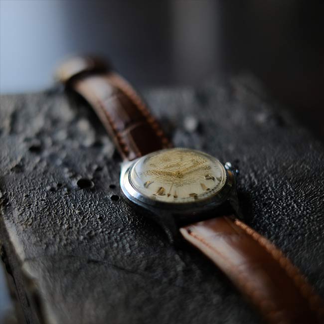 Llomer manual winding watch