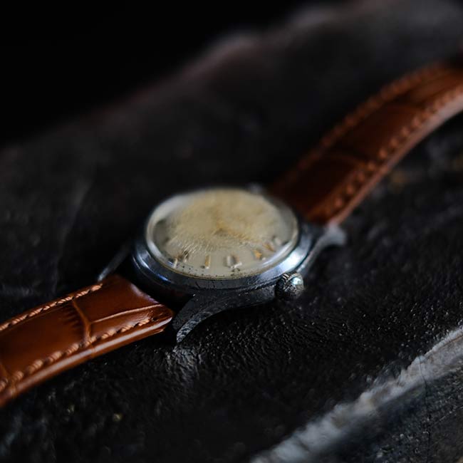 Llomer manual winding watch