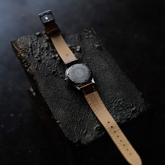 Llomer manual winding watch