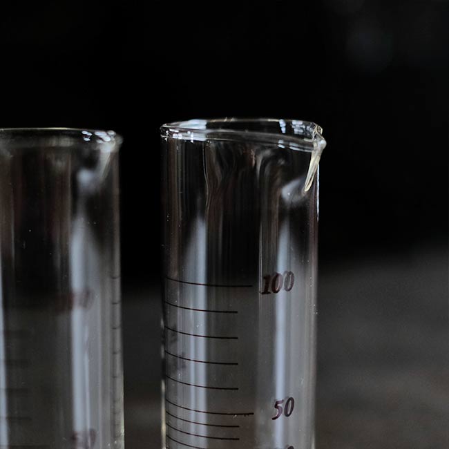 ARROWメスシリンダー 100ml