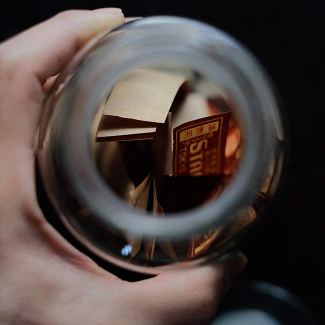 気泡がたくさん入った薬瓶