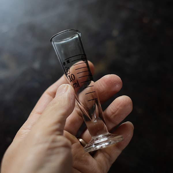 10ml measuring cylinder