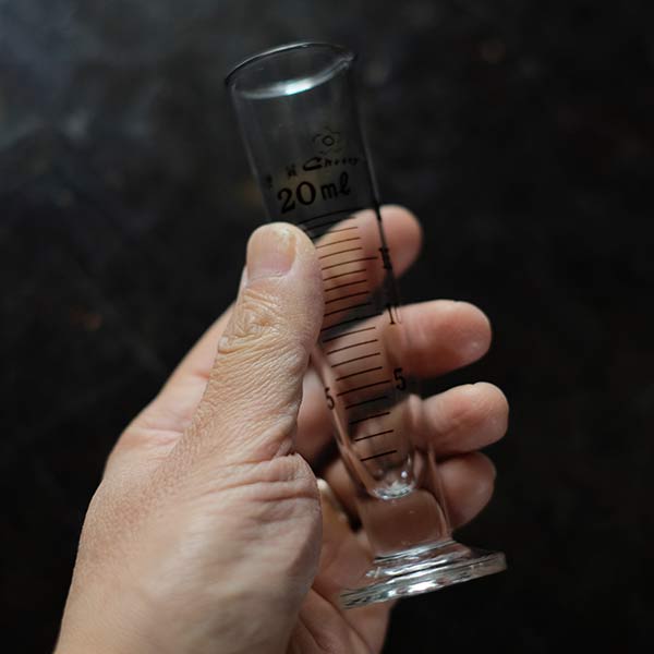 20ml measuring cylinder