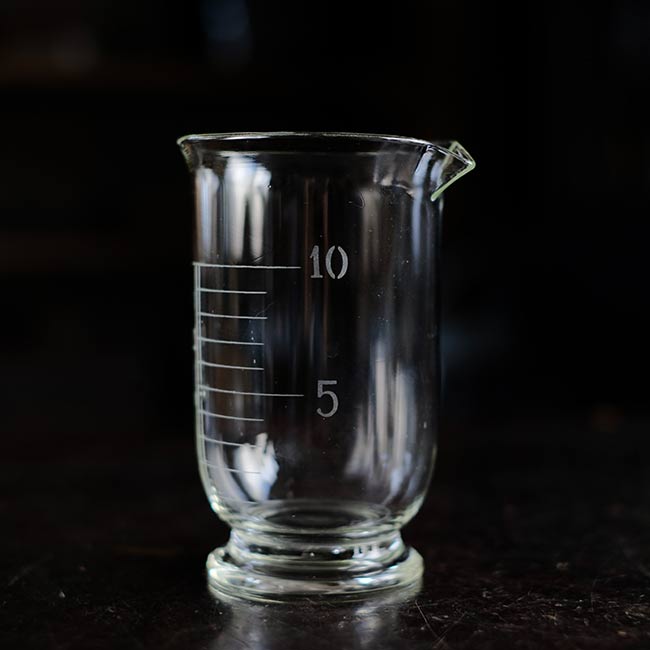 10oz measuring cylinder