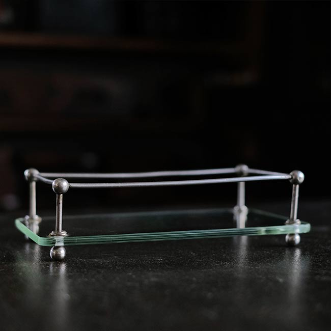 ガラスのラック