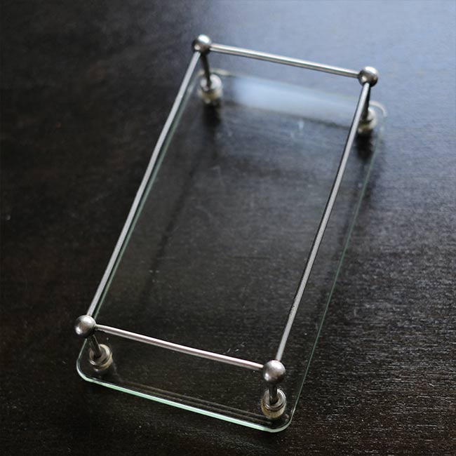 ガラスのラック