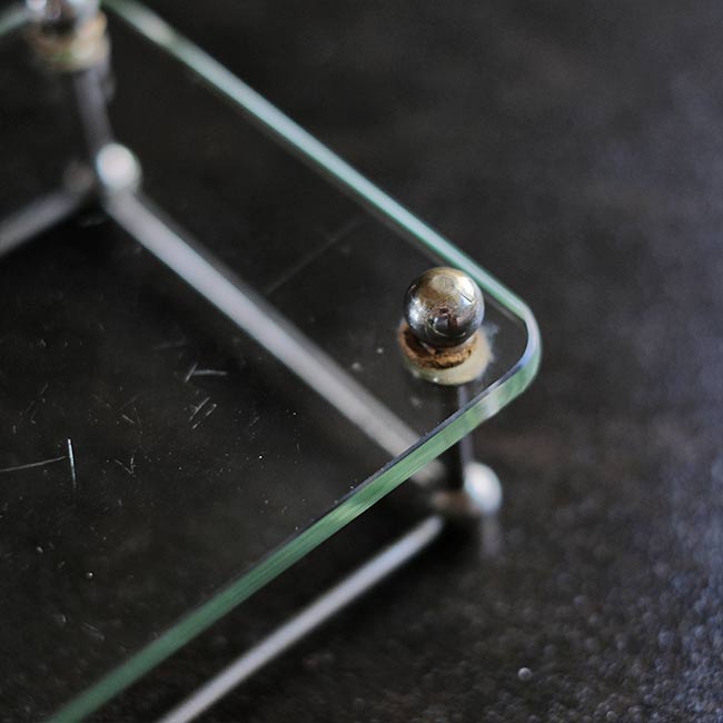 ガラスのラック