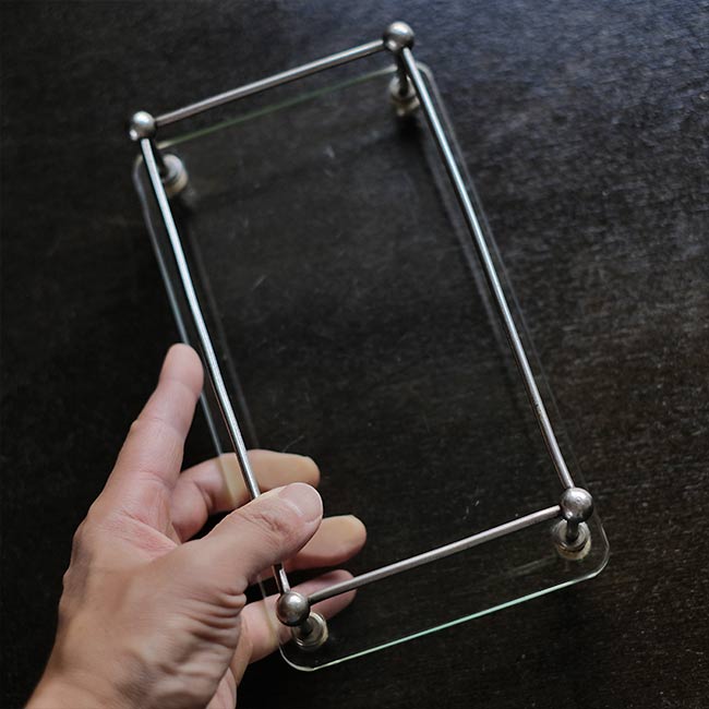 ガラスのラック