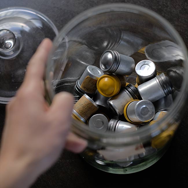 ガラスのキャニスター