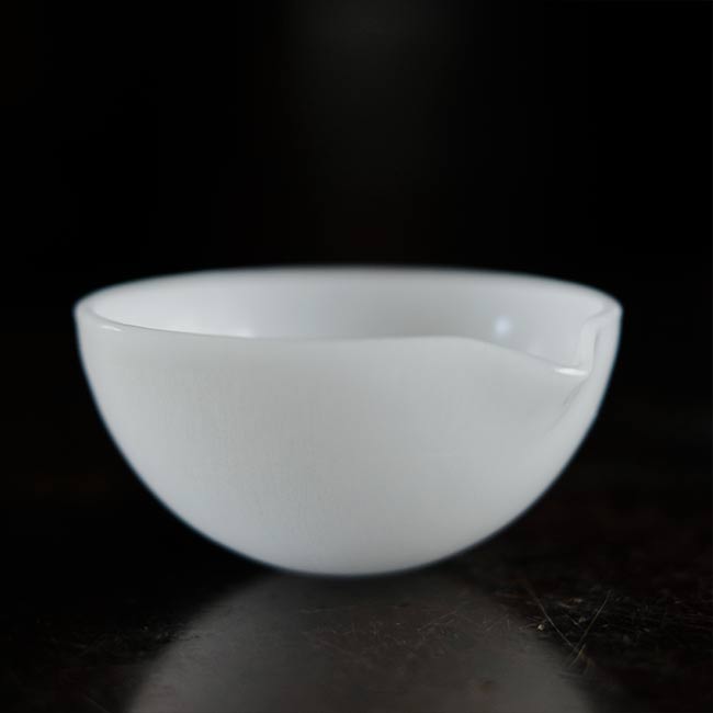 Milk glass evaporating dish