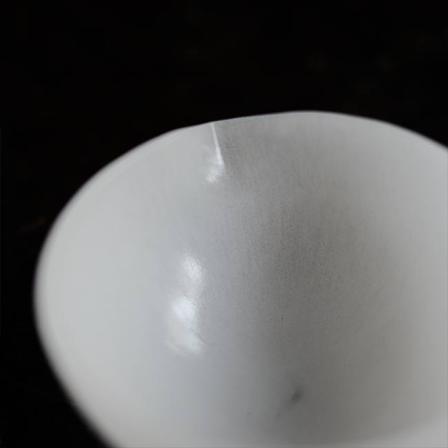 Milk glass evaporating dish