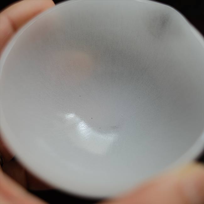 Milk glass evaporating dish