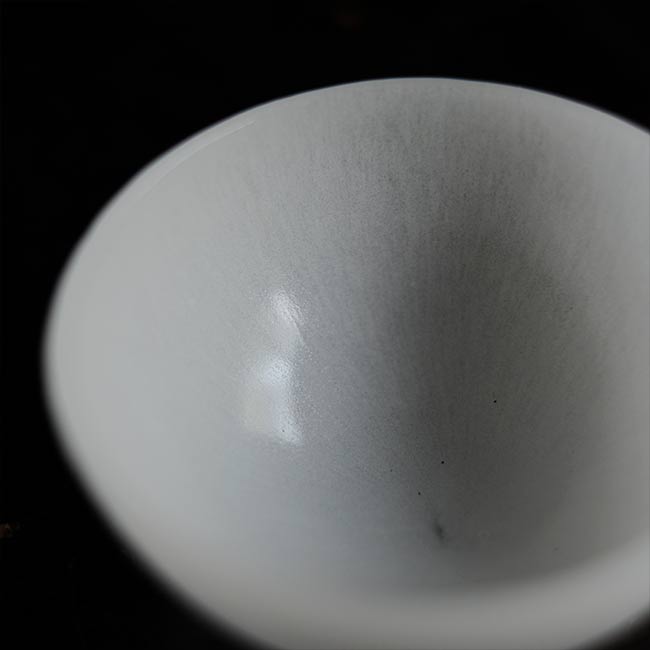 Milk glass evaporating dish