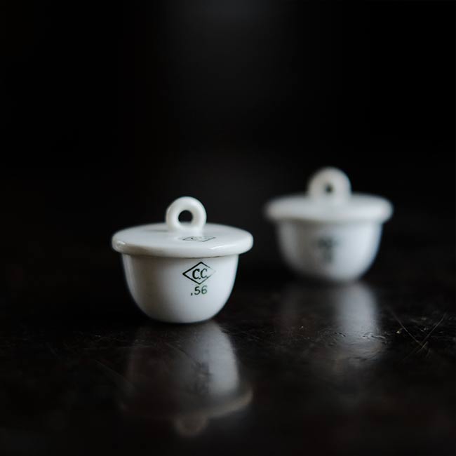 Porcelain mini crucible