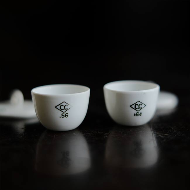 Porcelain mini crucible