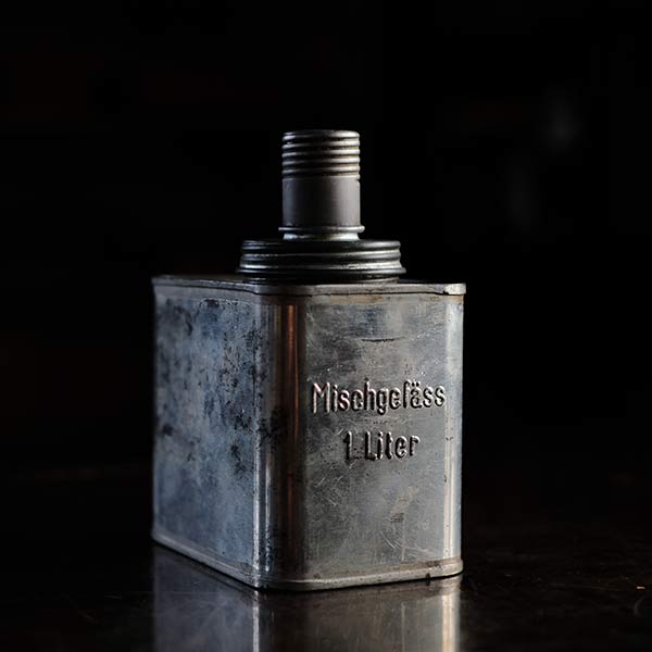 MISCHGEFASS oil can