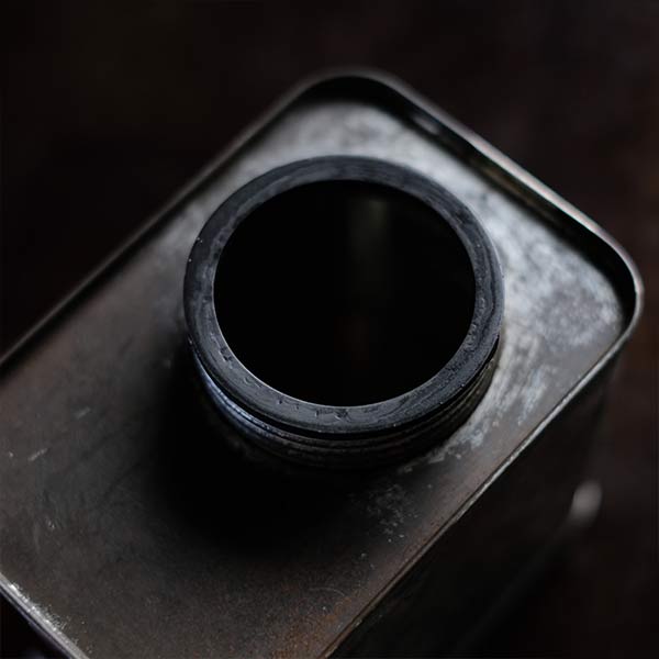 MISCHGEFASS oil can