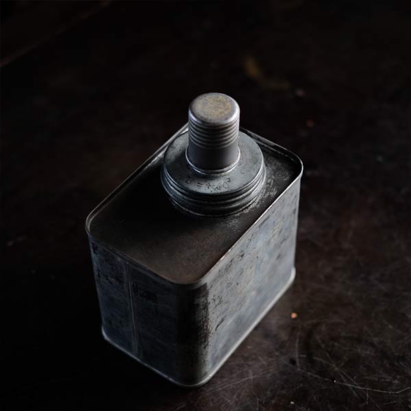 MISCHGEFASS oil can