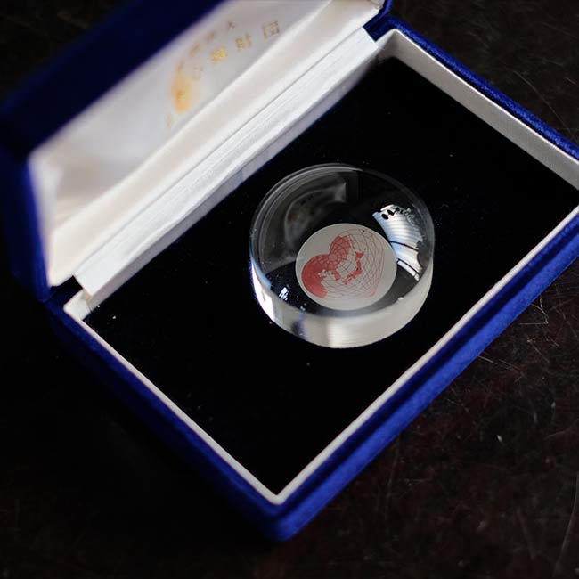 Japan Heart Foundation Tabletop Magnifying Glass