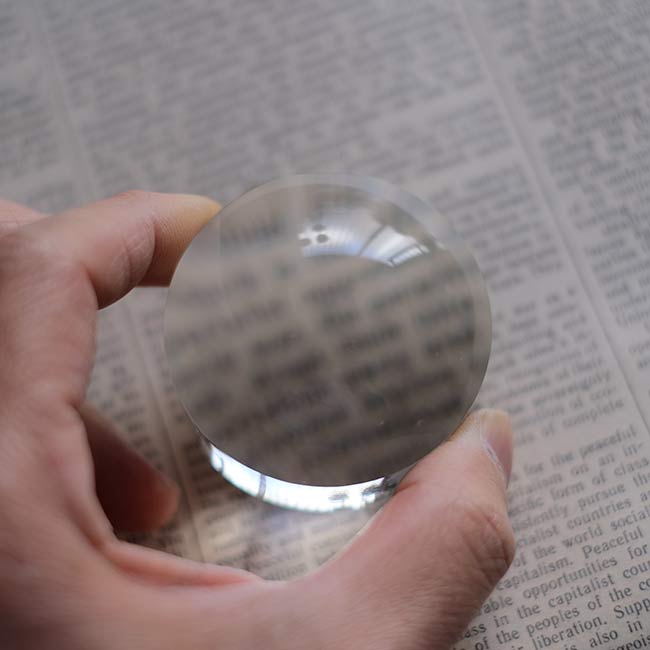 Japan Heart Foundation Tabletop Magnifying Glass