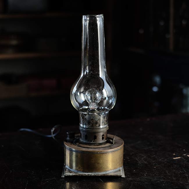 Oil lamp light