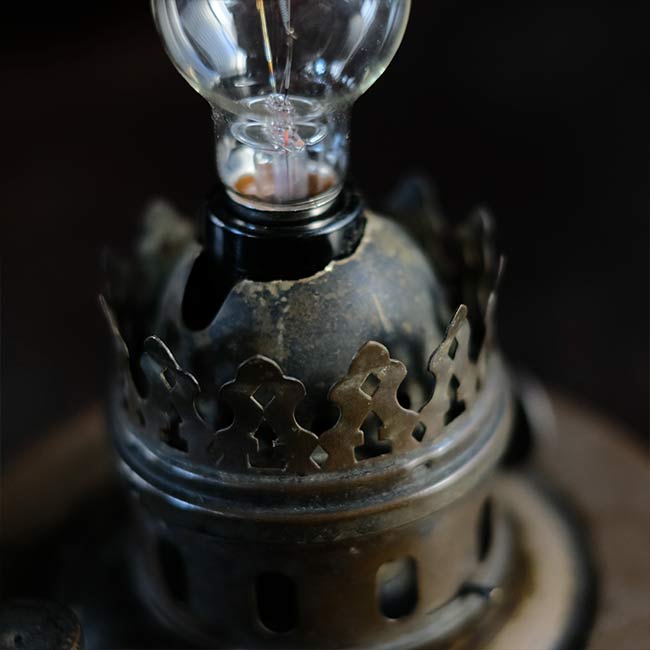 Oil lamp light