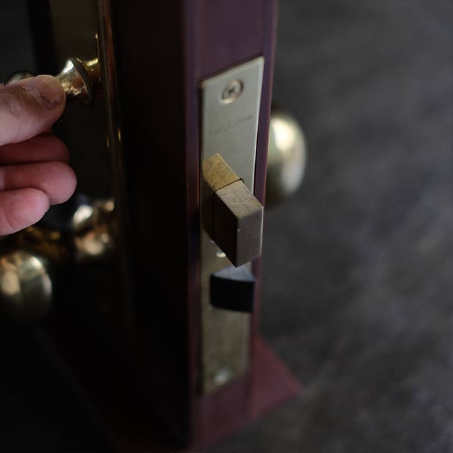 Oshima Doorknob Lock Model