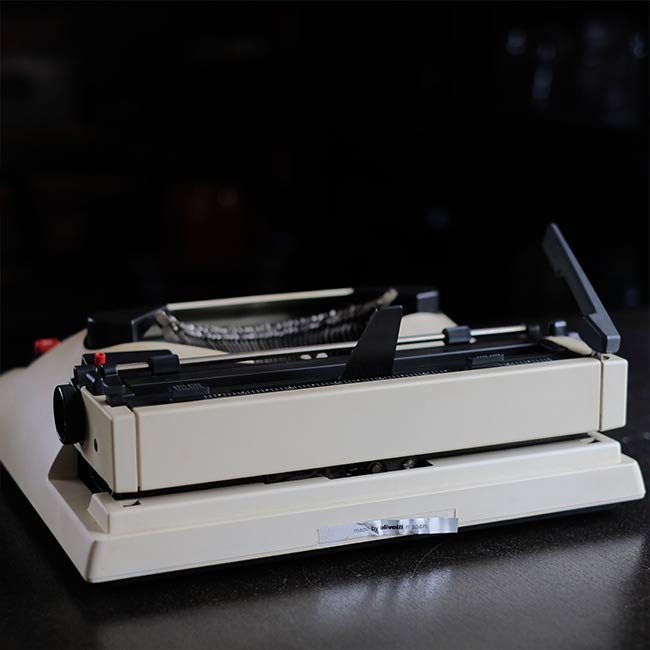OLIVETTI Lettera12 タイプライター 訳あり