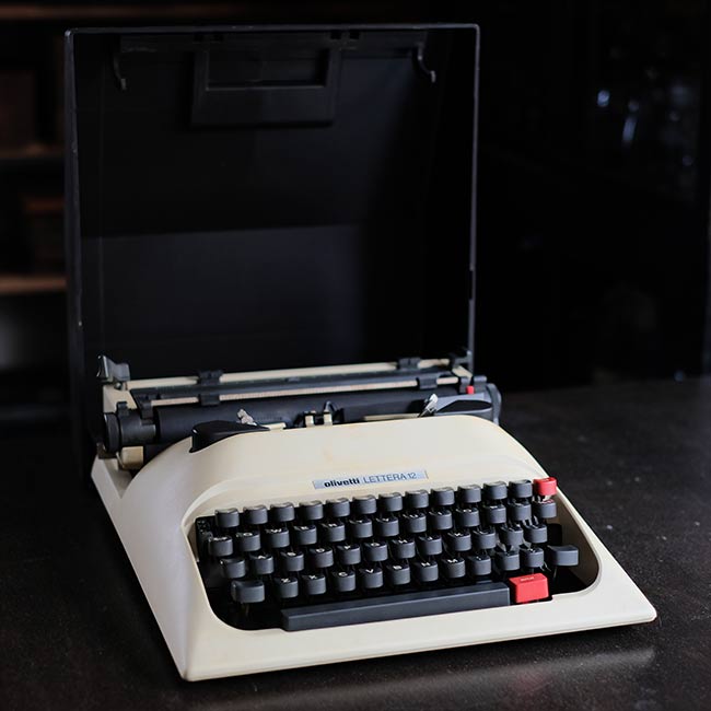 OLIVETTI Lettera12 タイプライター 訳あり