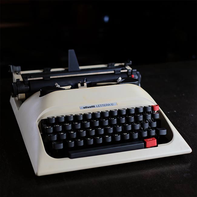 OLIVETTI Lettera12 タイプライター 訳あり