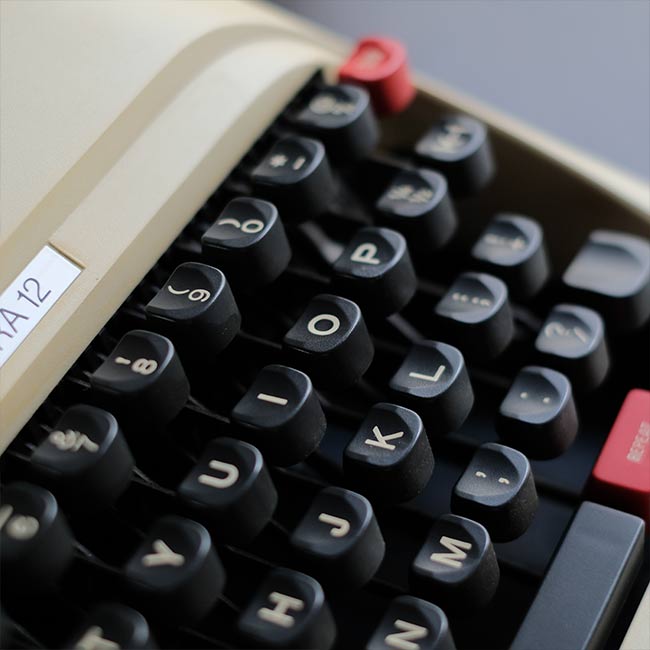OLIVETTI Lettera12 タイプライター 訳あり