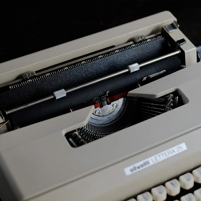 OLIVETTI Lettera 25 typewriter ink ribbon replaced