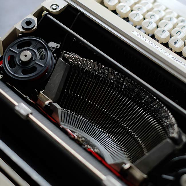 OLIVETTI Lettera 25 typewriter ink ribbon replaced
