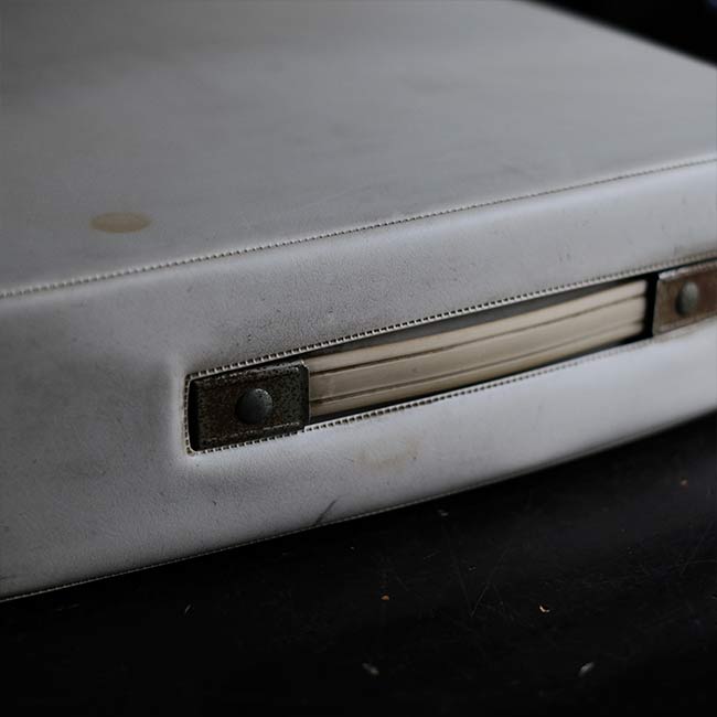 OLIVETTI Lettera 25 typewriter ink ribbon replaced